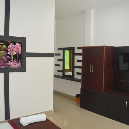โรงแรมเอ็กโซติกา สแควร์ Lakshmanpur ภายนอก รูปภาพ