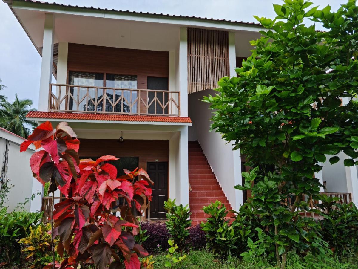 โรงแรมเอ็กโซติกา สแควร์ Lakshmanpur ภายนอก รูปภาพ