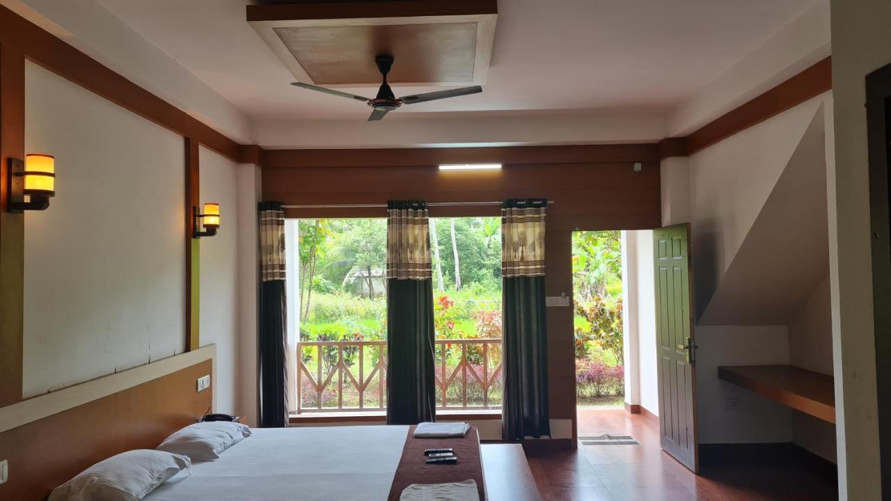 โรงแรมเอ็กโซติกา สแควร์ Lakshmanpur ภายนอก รูปภาพ