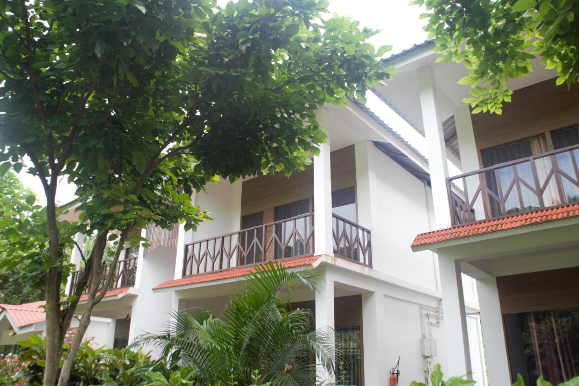 โรงแรมเอ็กโซติกา สแควร์ Lakshmanpur ภายนอก รูปภาพ
